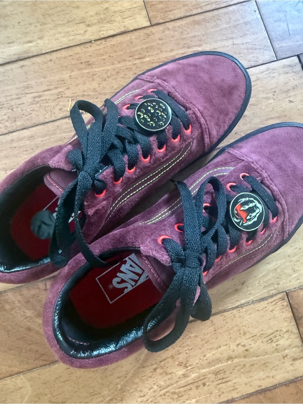 Vans x Disney Suede  Stackform Poison Apple Shoes SZ 8.5  Women,  SZ 7 Men